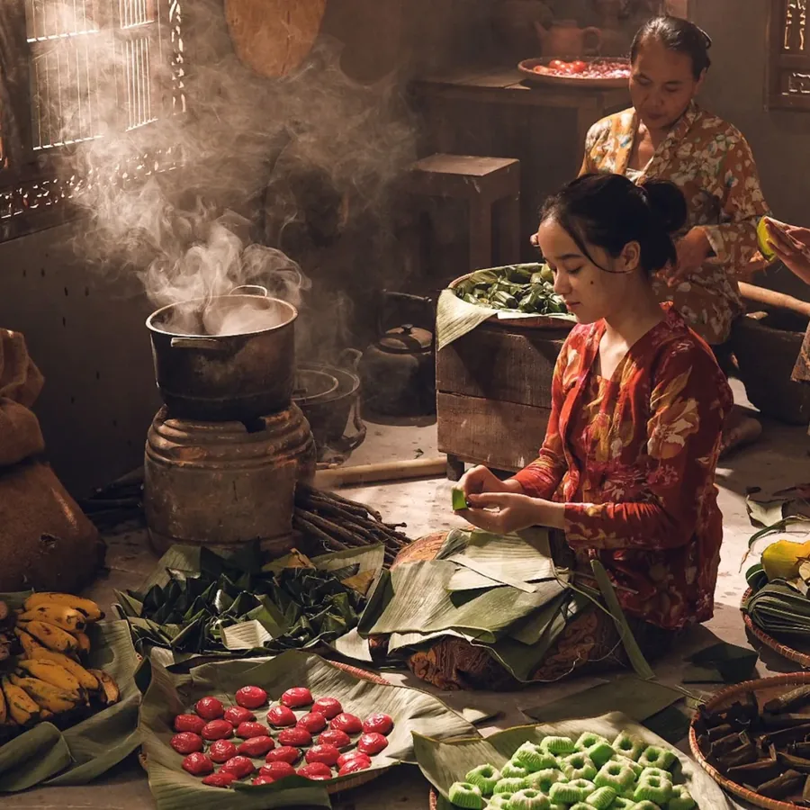 Ly cà phê sữa đá kèm bánh mì que — trước