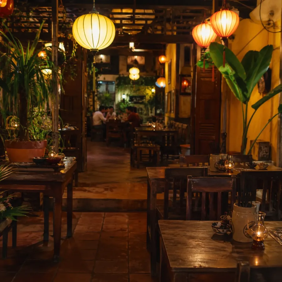 Đội ngũ pha chế tại quán